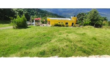 Lote de 1000 M2 en La Gran vía de Tena Cund, en 165 mill con vista