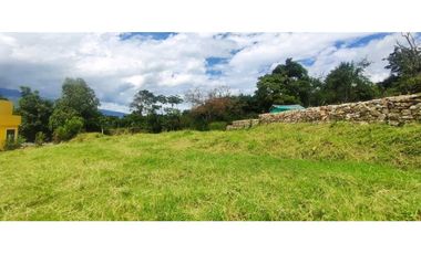 Lote de 1000 M2 en La Gran vía de Tena Cund, en 165 mill con vista