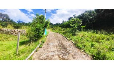 Lote de 1000 M2 en La Gran vía de Tena Cund, en 165 mill con vista