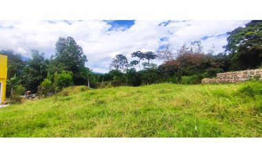 Lote de 1000 M2 en La Gran vía de Tena Cund, en 165 mill con vista