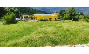 Lote de 1000 M2 en La Gran vía de Tena Cund, en 165 mill con vista