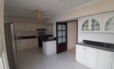 ALQUILER APARTAMENTO PH PACIFIC VIEW 239MTRS EV