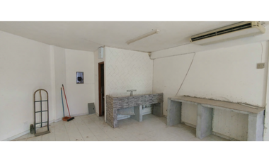 PARQUE LEFEVRE / PLAZA DEL ISTMO / 248M / LOCAL CON OFICINAS Y BODEGA