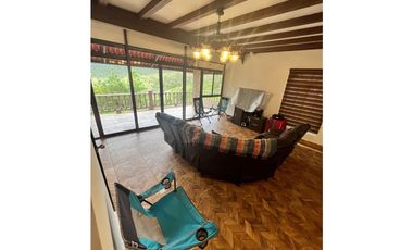 CERRO AZUL / CENTINELA / 2 NIVELES / 1821 M / 3 HABITACION / AMOBLADA