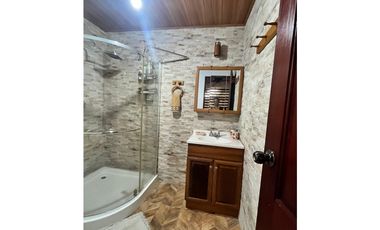 CERRO AZUL / CENTINELA / 2 NIVELES / 1821 M / 3 HABITACION / AMOBLADA