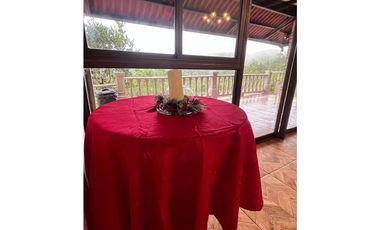 CERRO AZUL / CENTINELA / 2 NIVELES / 1821 M / 3 HABITACION / AMOBLADA