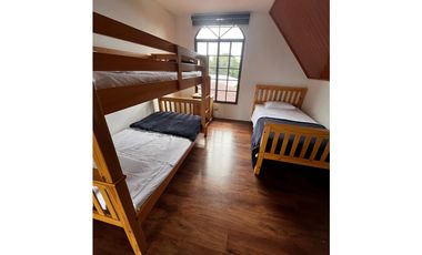 CERRO AZUL / CENTINELA / 2 NIVELES / 1821 M / 3 HABITACION / AMOBLADA