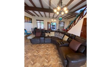 CERRO AZUL / CENTINELA / 2 NIVELES / 1821 M / 3 HABITACION / AMOBLADA