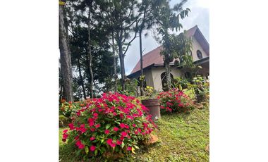 CERRO AZUL / CENTINELA / 2 NIVELES / 1821 M / 3 HABITACION / AMOBLADA