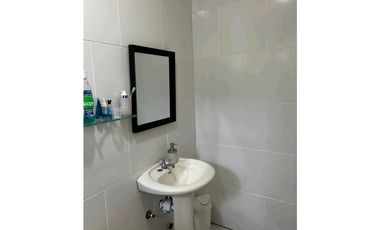 VENTA DE AMPLIA CASA EN CHANIS CON EXCELENTES ACABADOS