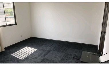 VENTA DE AMPLIA CASA EN CHANIS CON EXCELENTES ACABADOS