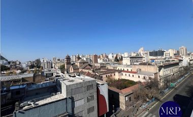 VENTA EDIFICIO 7 PISOS DE OFICINAS + CASA- BARRIO CENTRO