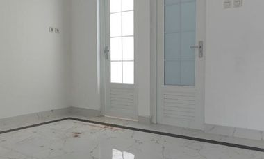 Rumah 2 Lantai Sangat Dekat Ke Exit Toll Limo Cinere Depok