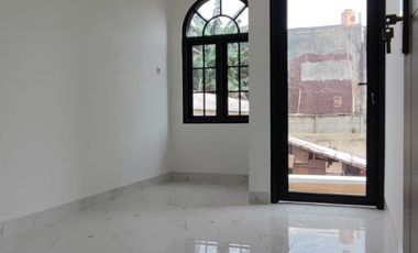 Rumah 2 Lantai Sangat Dekat Ke Exit Toll Limo Cinere Depok