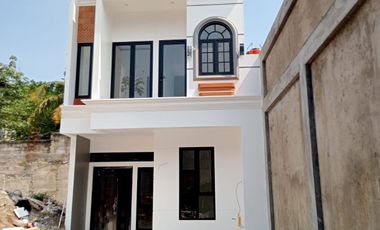 Rumah 2 Lantai Sangat Dekat Ke Exit Toll Limo Cinere Depok