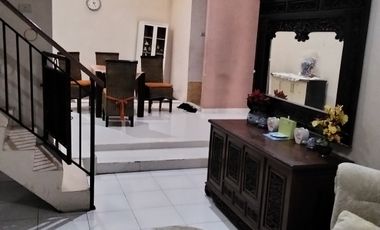 Disewakan rumah full furnished di belakang McDonald Kebun Sayur.