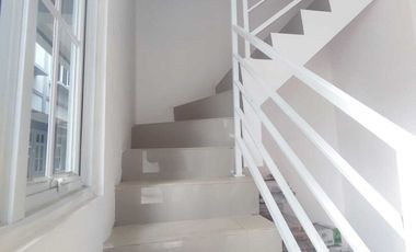 Rumah murah mewah di jakarta pusat sawah besar harga 600an dekat KRL