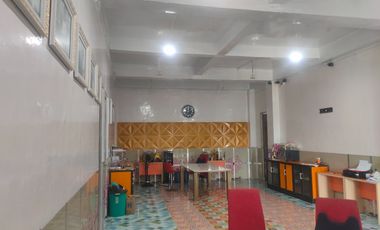 Rumah 3 Lantai Cocok untuk Asrama atau Kantor di Oebobo - NTT!