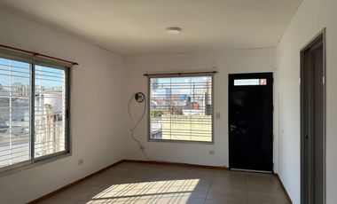 Departamento Tipo Casa en alquiler en Wilde Centro