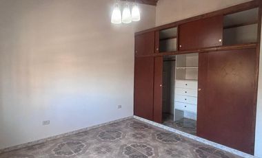 Casa en alquiler en Lanus Oeste