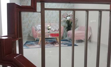 Rumah Mewah 2lantai  Akses Mobil Tidak Banjir