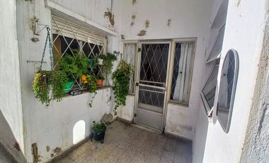 Casa venta 4 ambientes  Lanus