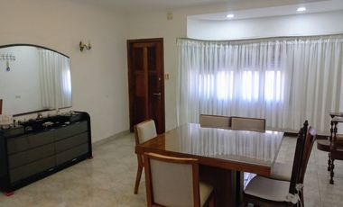 Casa venta 4 ambientes  Lanus