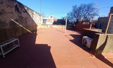 Casa venta 4 ambientes  Lanus