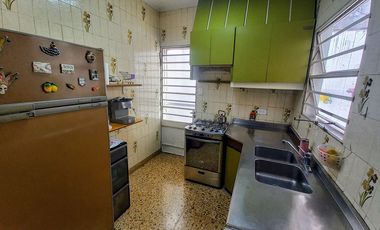 Casa venta 4 ambientes  Lanus