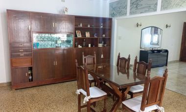 Casa venta 4 ambientes  Lanus
