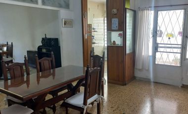 Casa venta 4 ambientes  Lanus