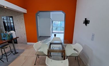 2 CASAS EN VENTA EN LONGCHAMPS CON PARQUE