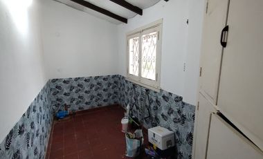 Venta casa 4 ambientes, parque y cochera en Bernal