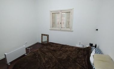 Venta casa 4 ambientes, parque y cochera en Bernal