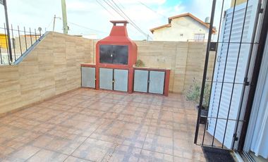 CASA EN PH AL FRENTE VENTA EN MAR DEL TUYU