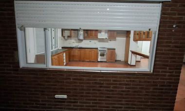 CASA VENTA LA LUCILA 5 HABITACIONES