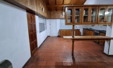 CASA VENTA LA LUCILA 5 HABITACIONES