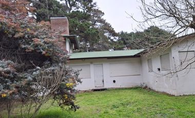 CASA VENTA LA LUCILA 5 HABITACIONES