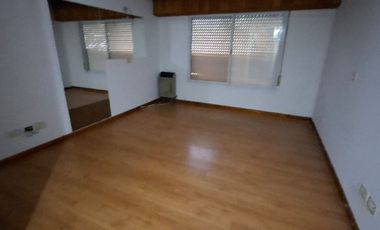 CASA VENTA LA LUCILA 5 HABITACIONES