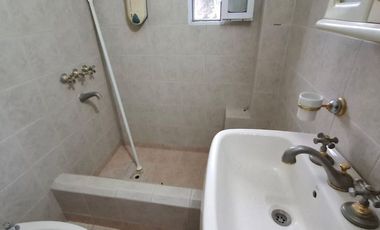 CASA VENTA LA LUCILA 5 HABITACIONES