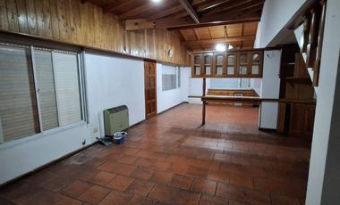 CASA VENTA LA LUCILA 5 HABITACIONES