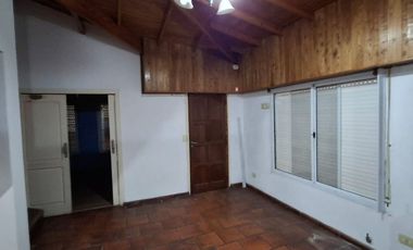 CASA VENTA LA LUCILA 5 HABITACIONES