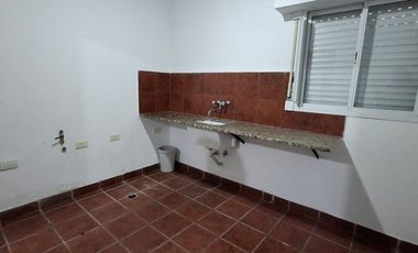 CASA VENTA LA LUCILA 5 HABITACIONES