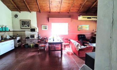 VENTA AMPLIA CASAQUINTA PILETA GRAL RODRIGUEZ