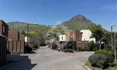 Casa en Venta en Condominio Los Abedules