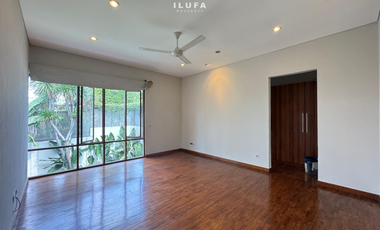 Disewakan townhouse modern 5br area pejaten kemang