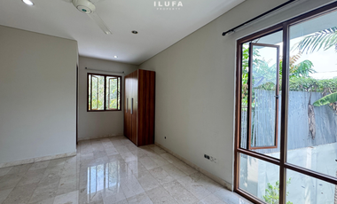 Disewakan townhouse modern 5br area pejaten kemang