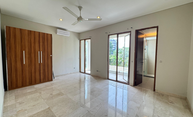 Disewakan townhouse modern 5br area pejaten kemang