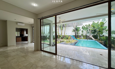 Disewakan townhouse modern 5br area pejaten kemang