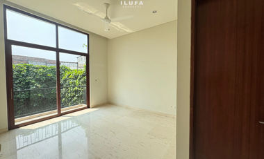 Disewakan townhouse modern 4br area kemang